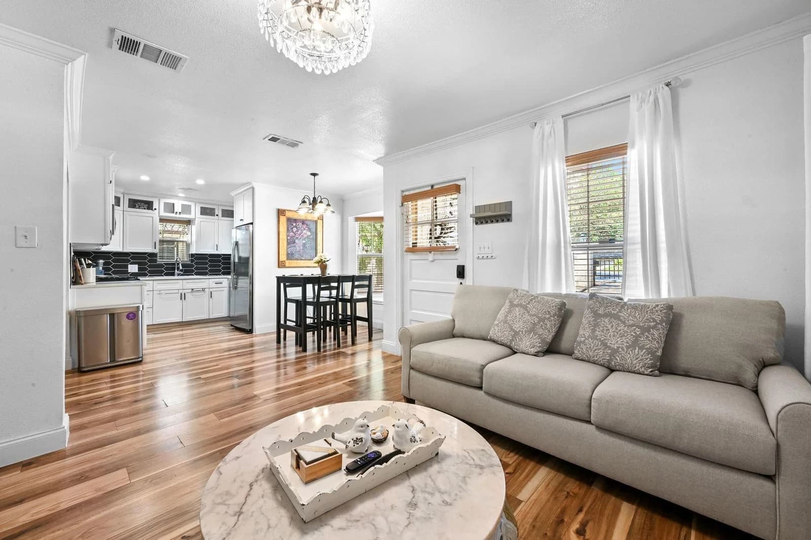3503  Robinson Ave - Photo 2