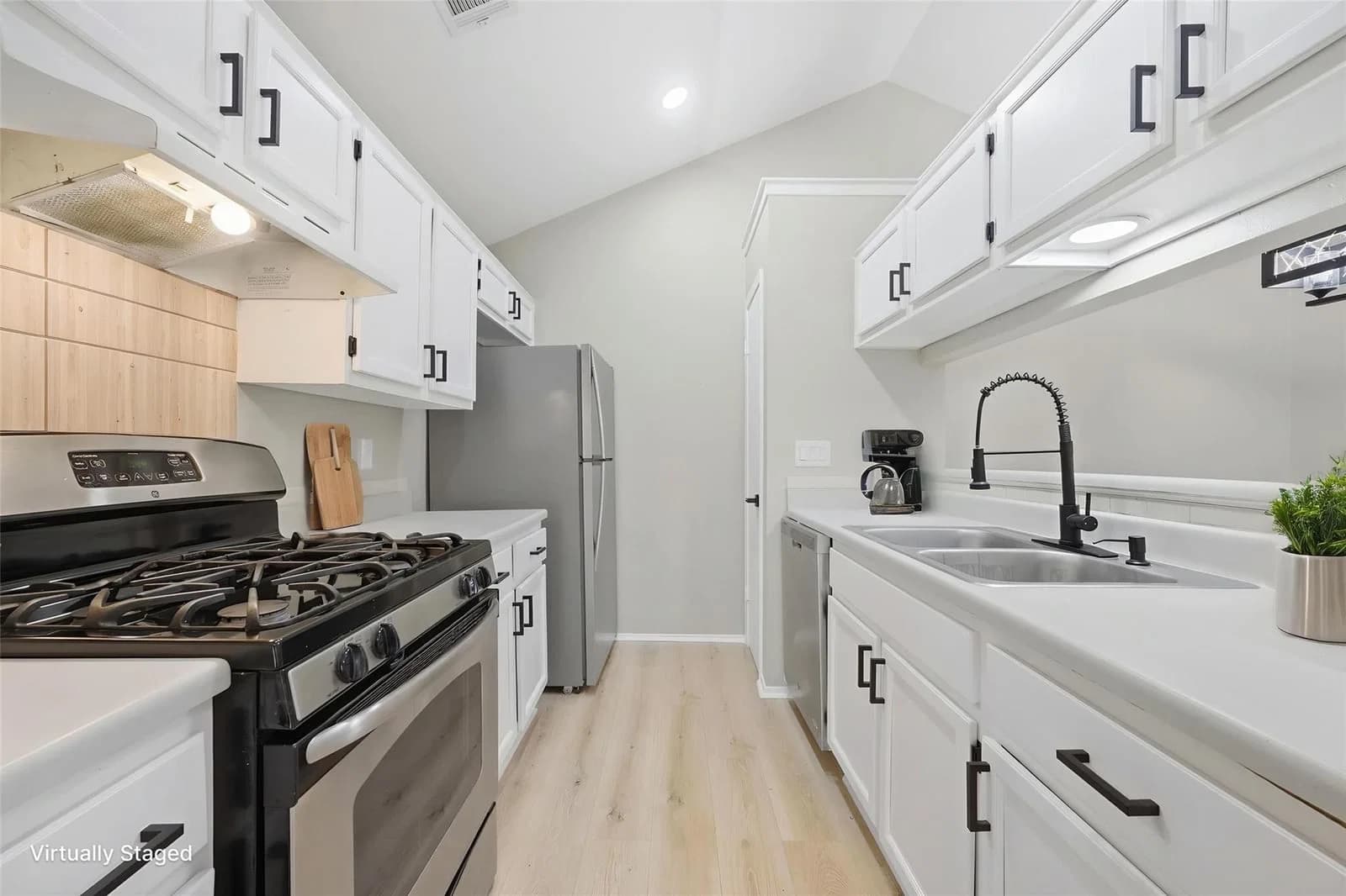 508/510  Greenlawn Blvd - Photo 3