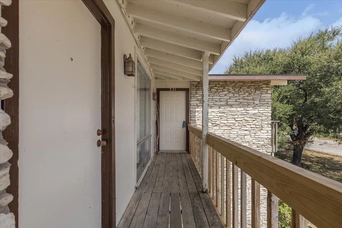 2507  Manor Cir - Photo 3