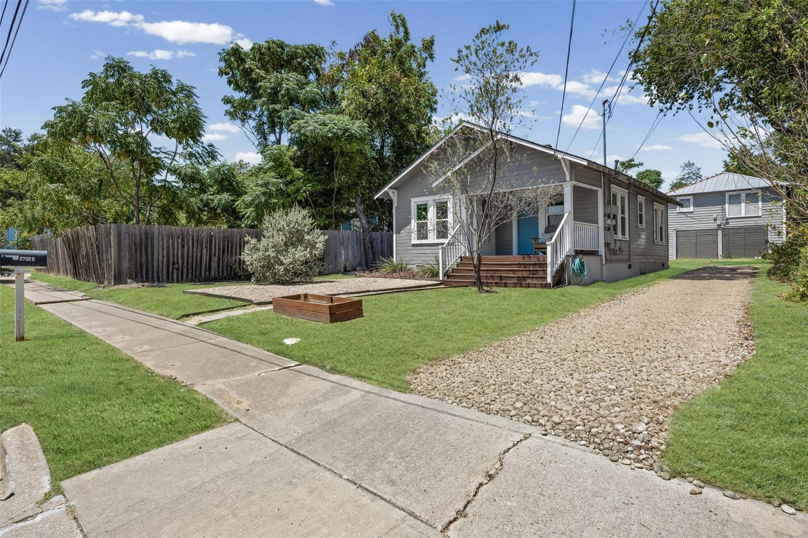 2702 E 22nd St - Photo 2