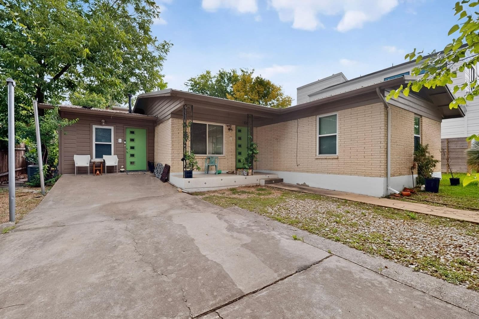 108 W Croslin St  #A & B - Photo 2