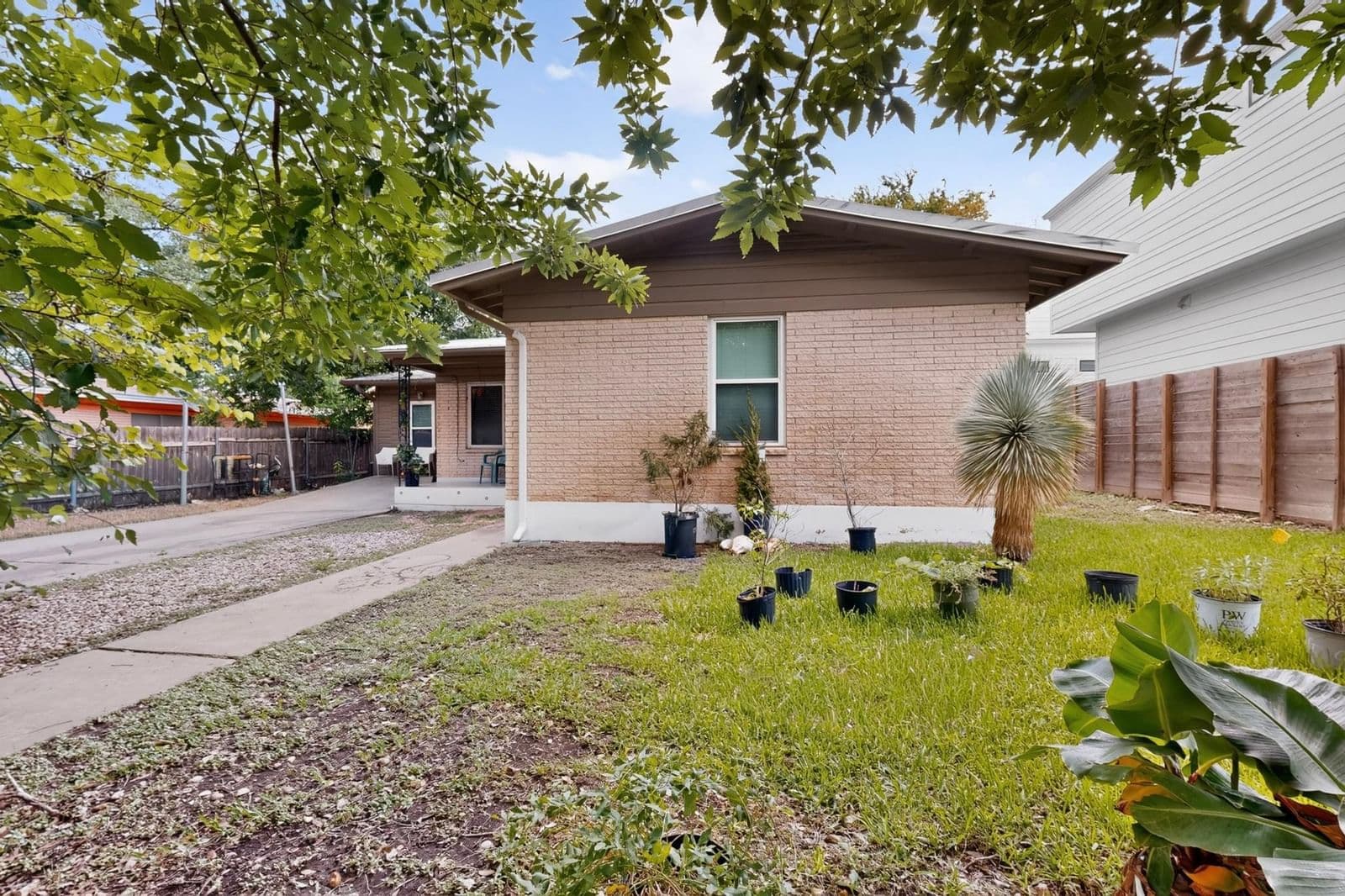 108 W Croslin St  #A & B - Photo 3