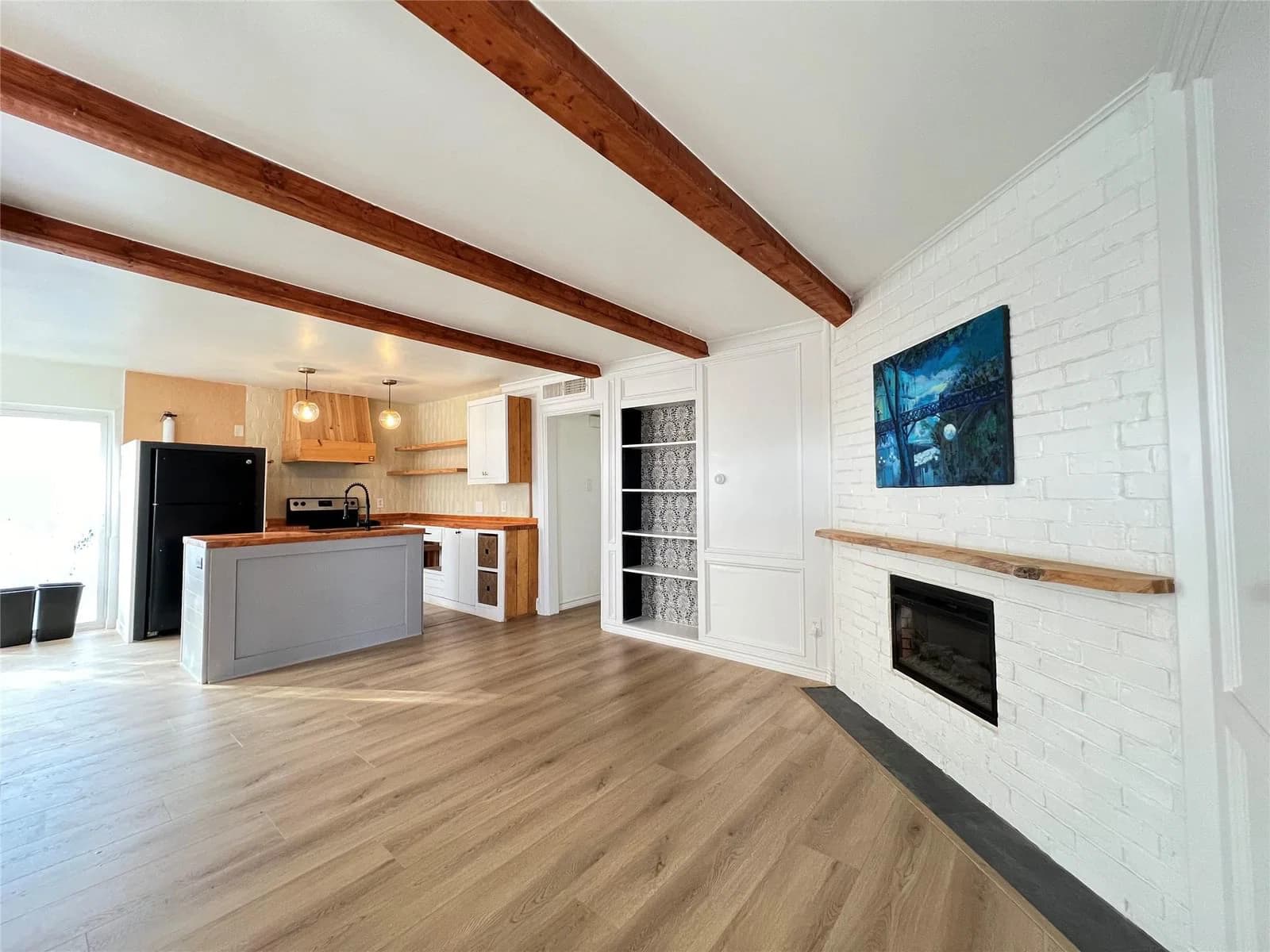 3310  Hycreek Dr - Photo