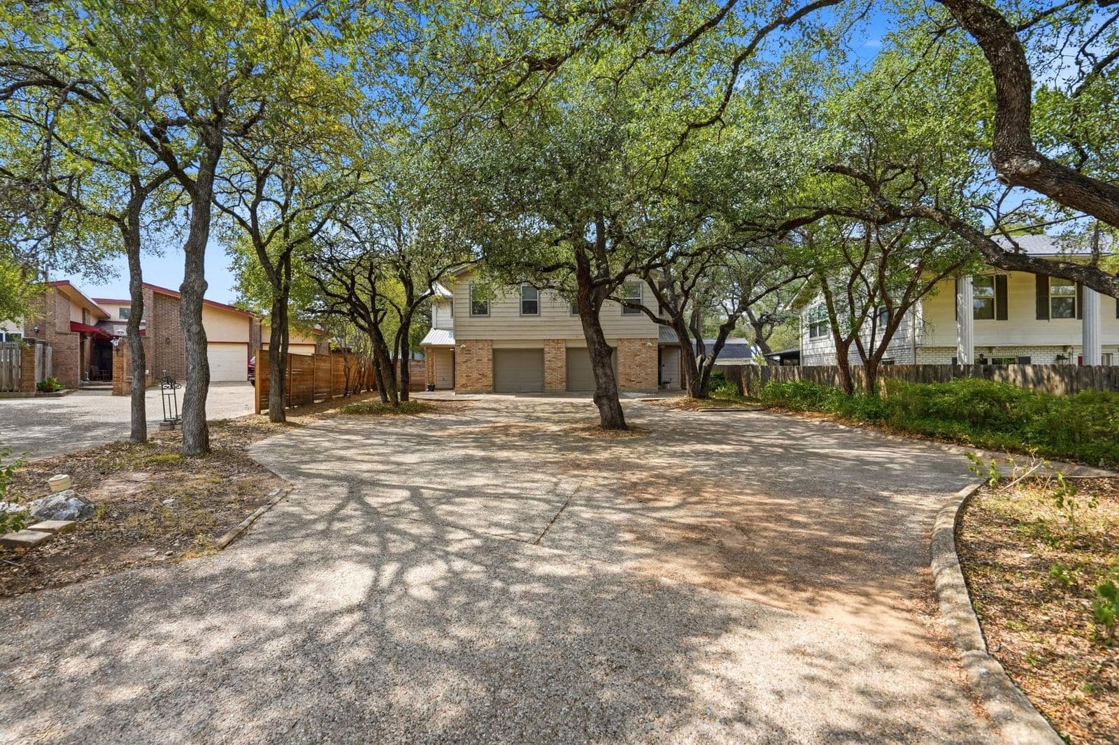 8604  Willowick Dr - Photo