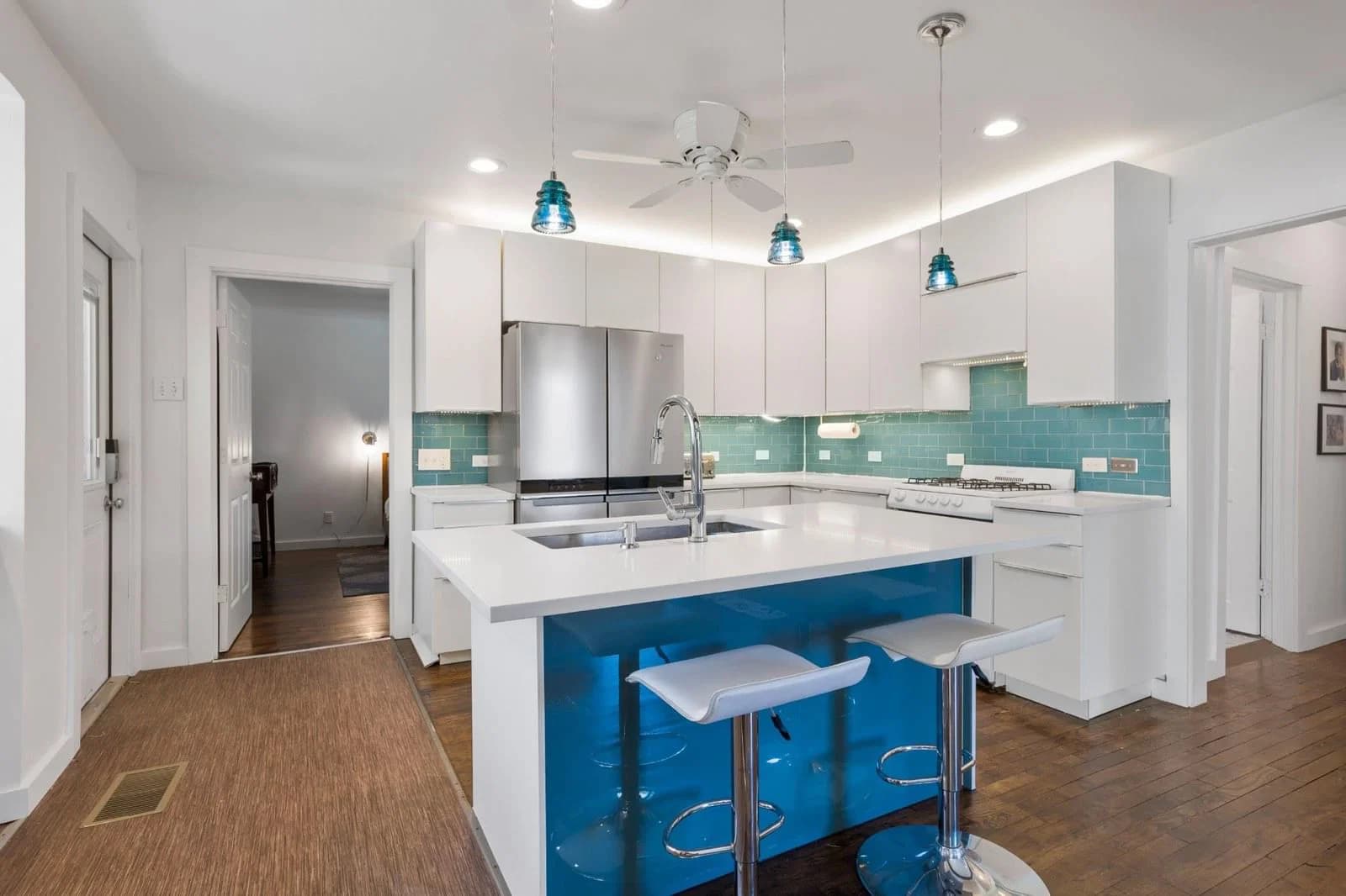 401 W Live Oak St - Photo 2