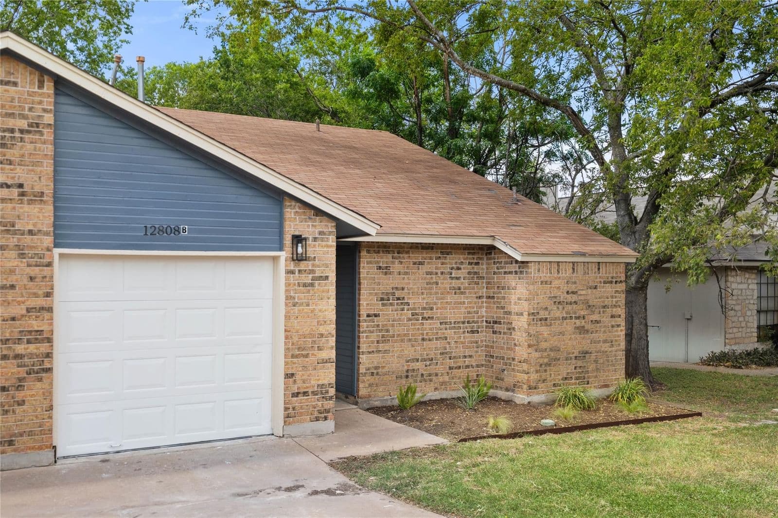 12808  Chromite St - Photo 2