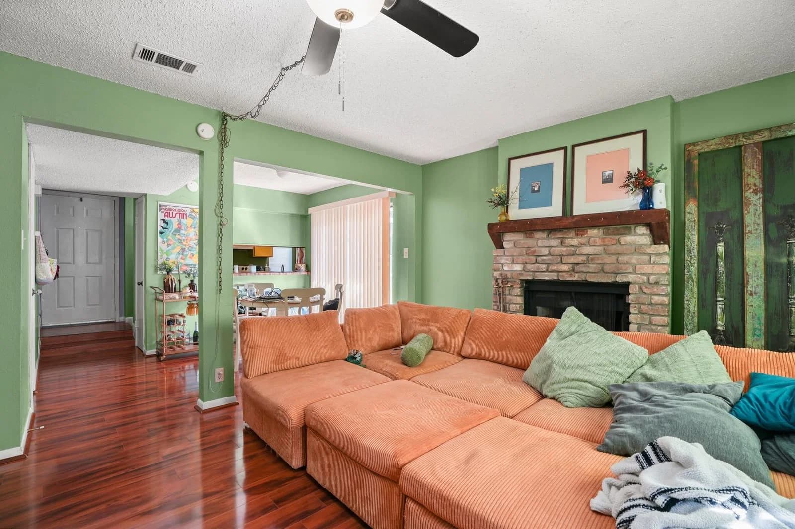 7100  Woodhue Ct - Photo 2