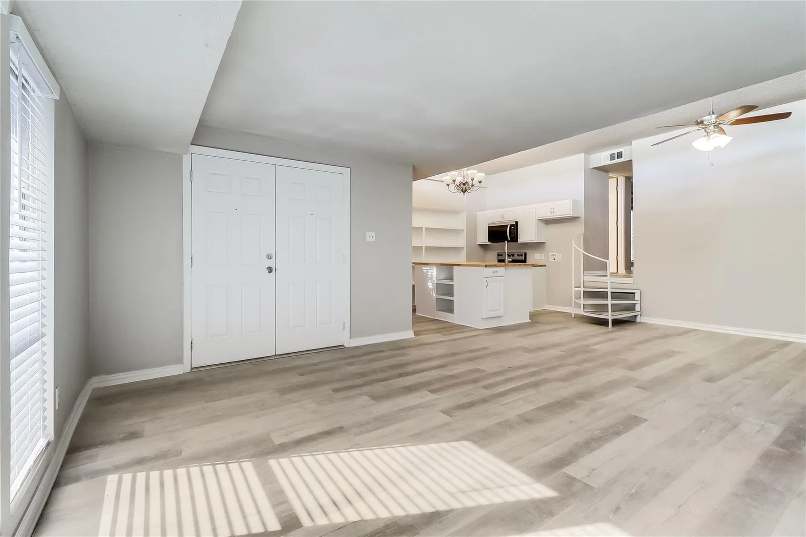5918  Lago Vista Way  #D33 - Photo 2