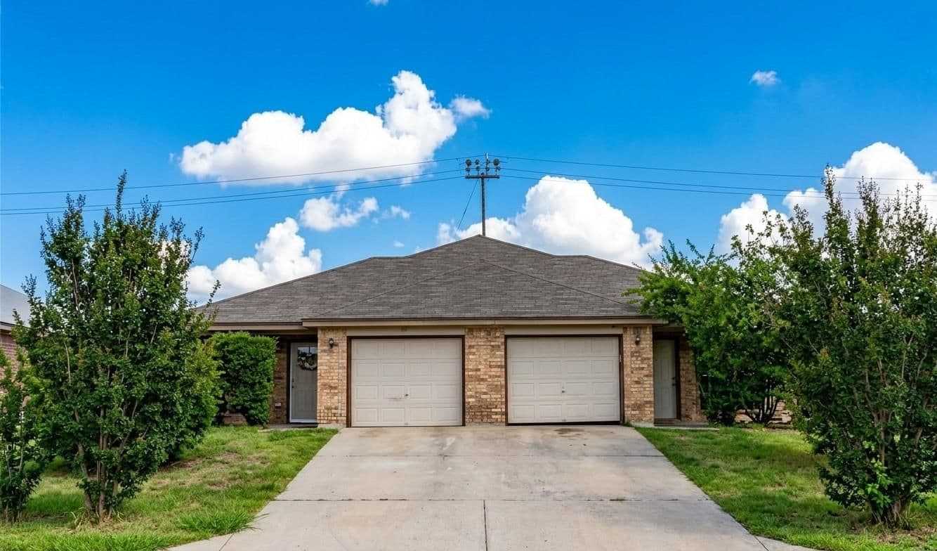 3600  Dustin Ct - Photo