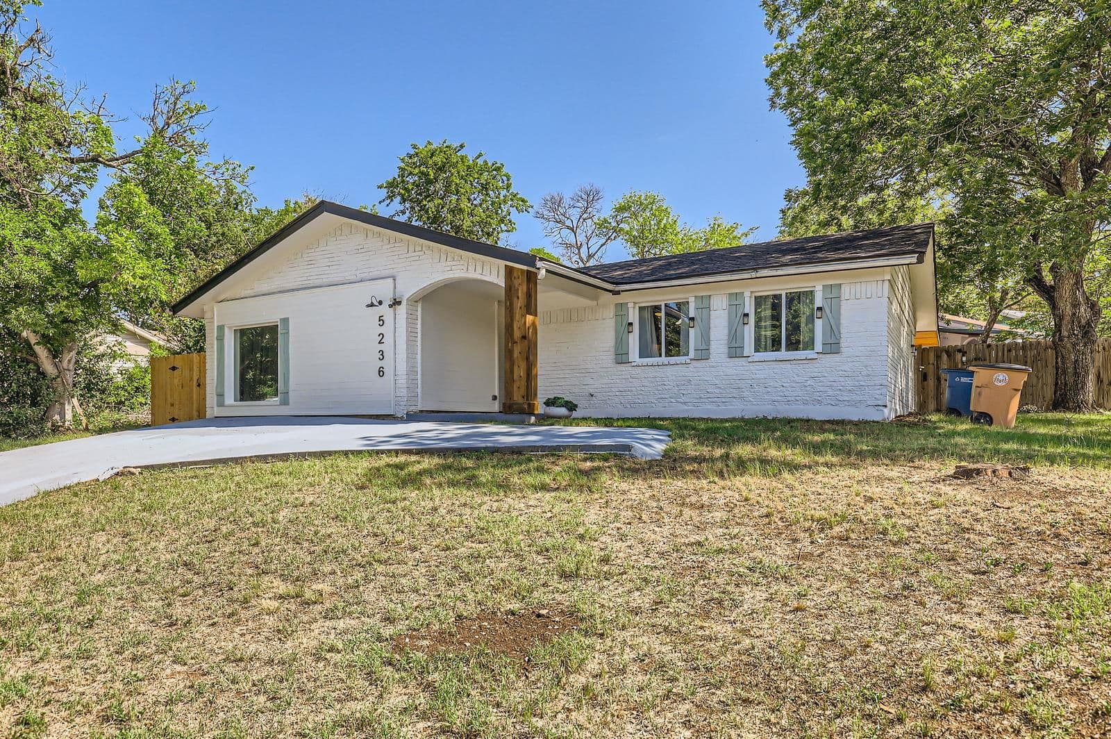 5236  Meadow Creek Dr - Photo