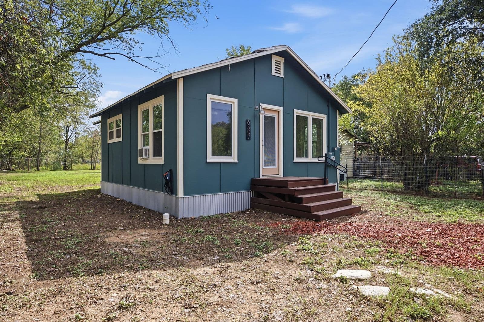 6507  Hergotz Ln - Photo 3