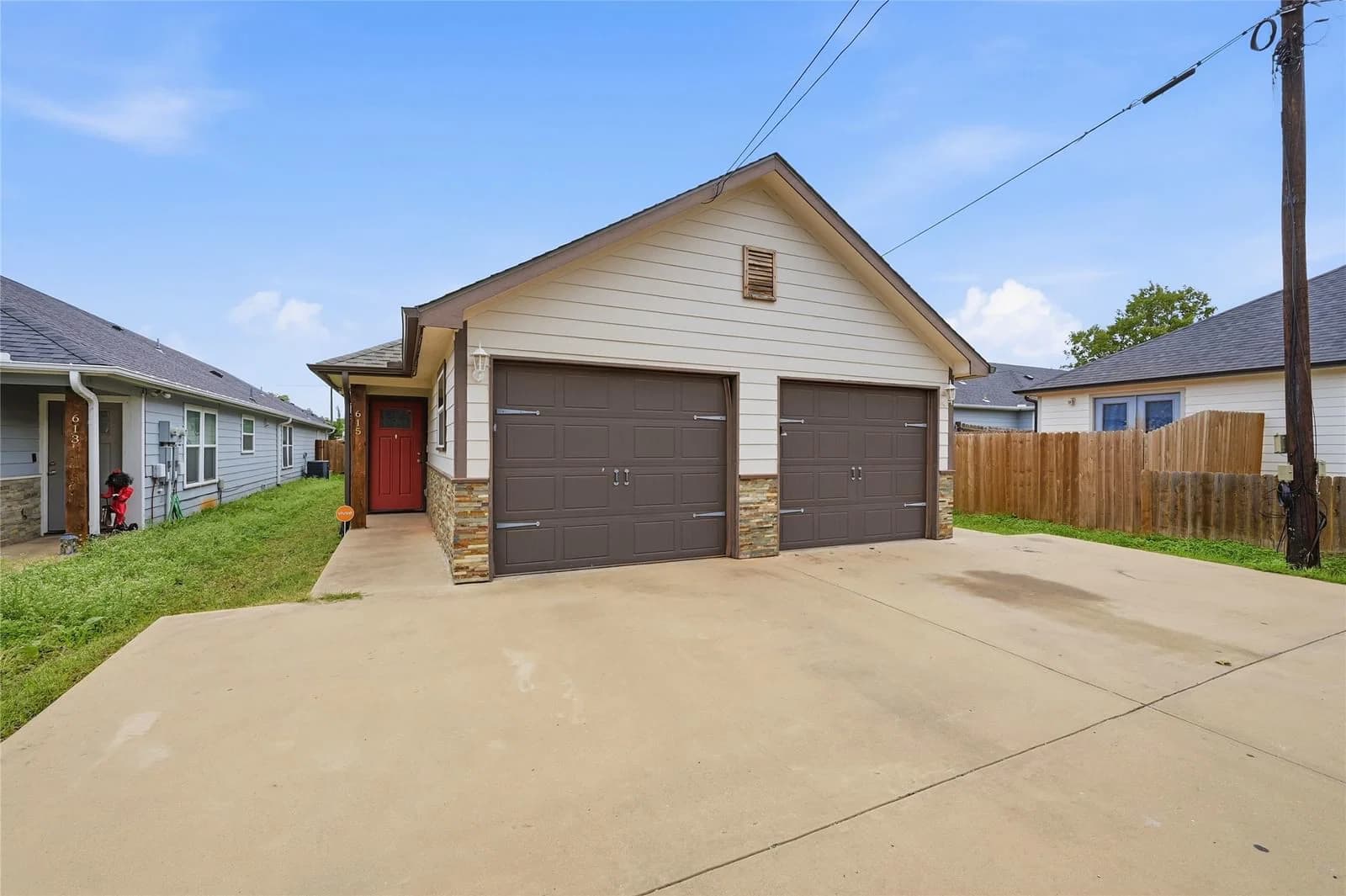 615-617 E Carter Street - Photo