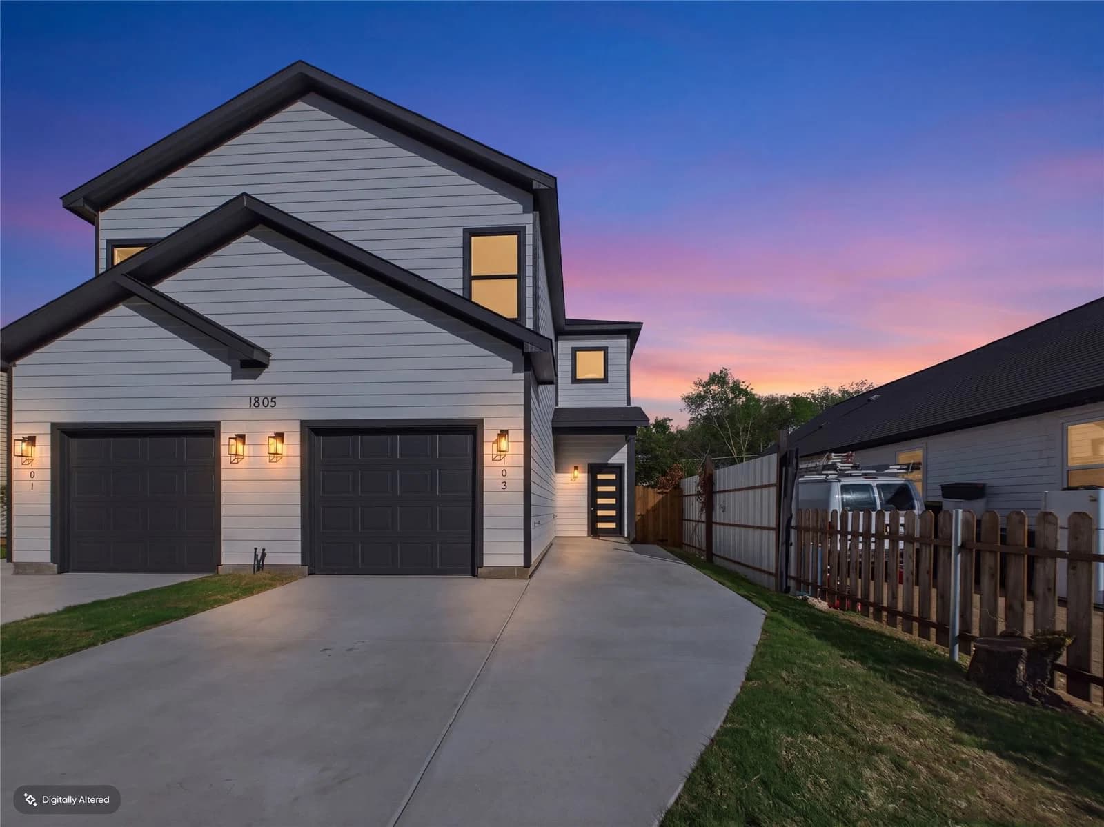 1805 Ash Crescent Street - Photo