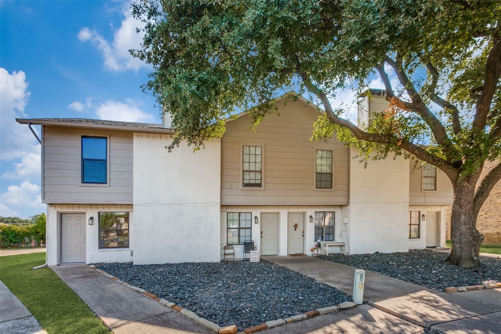 2806 Wimbledon Court - Photo