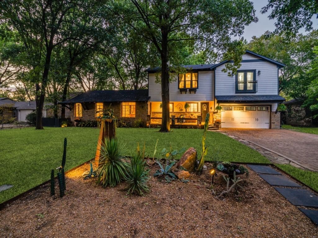 9825 Angora Street - Photo