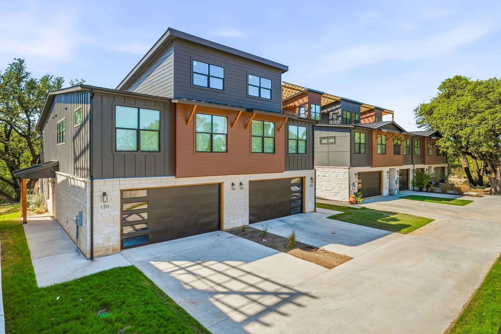 130, 132 Clark Lane - Photo