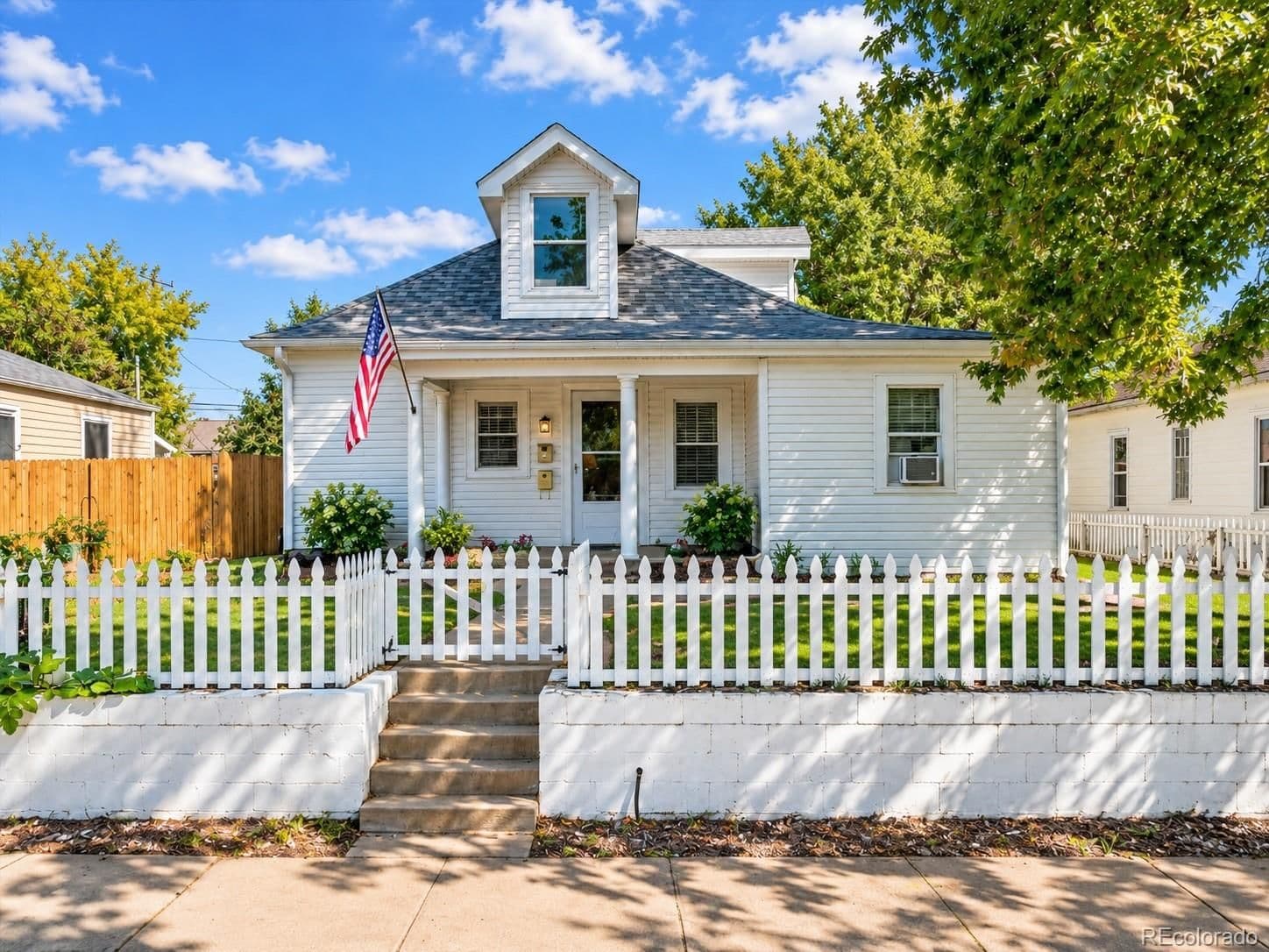 4022 Acoma Street - Photo