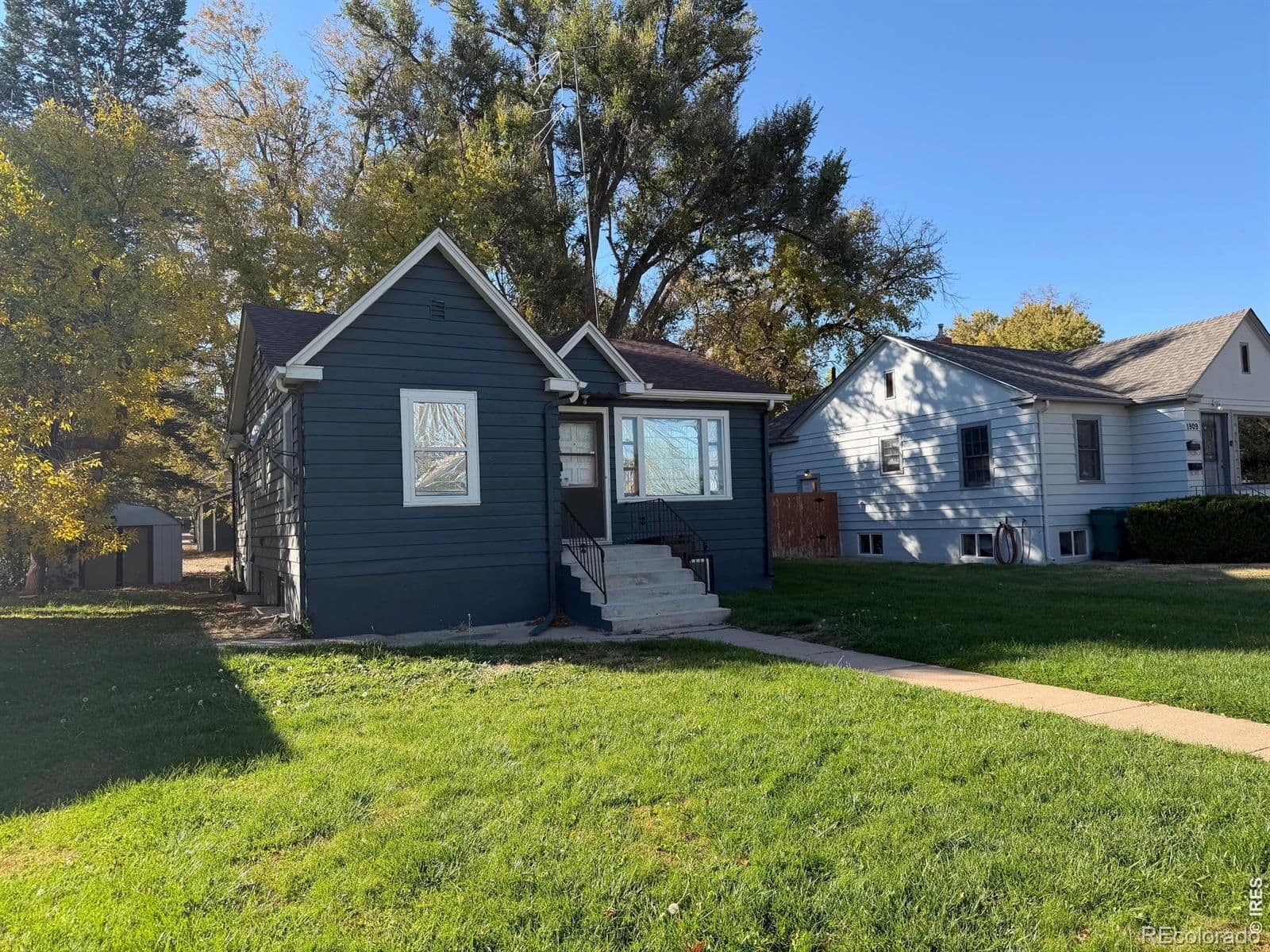 1915 7th Avenue - Photo